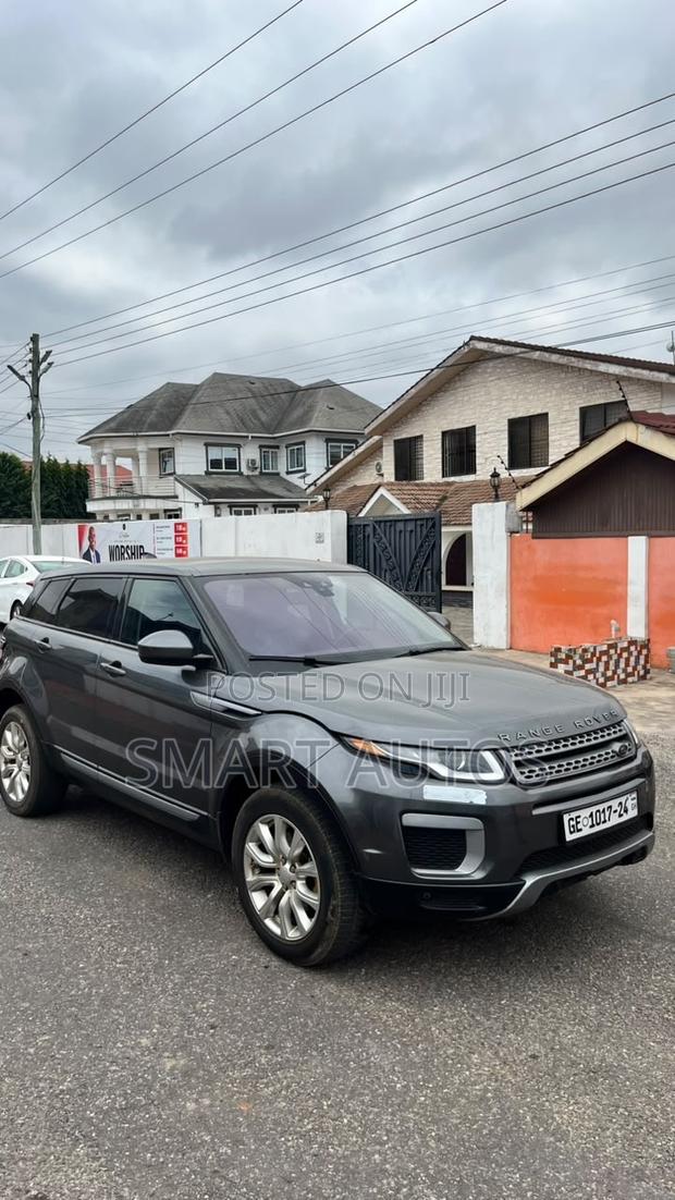 Land Rover Range Rover Evoque SE 4x4 5-Door 2019 Gray