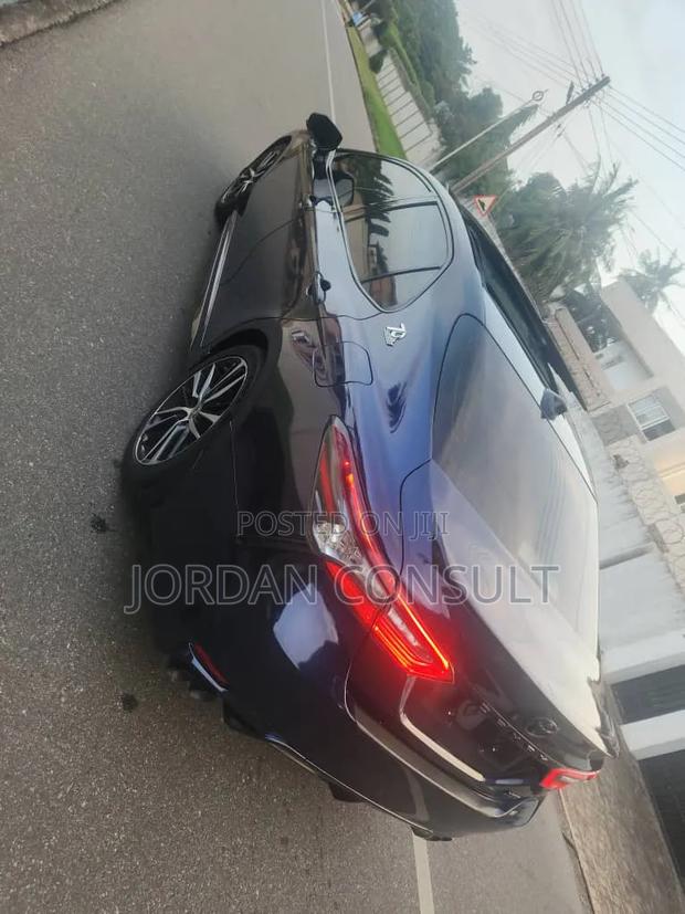 Toyota Camry 2024 Blue