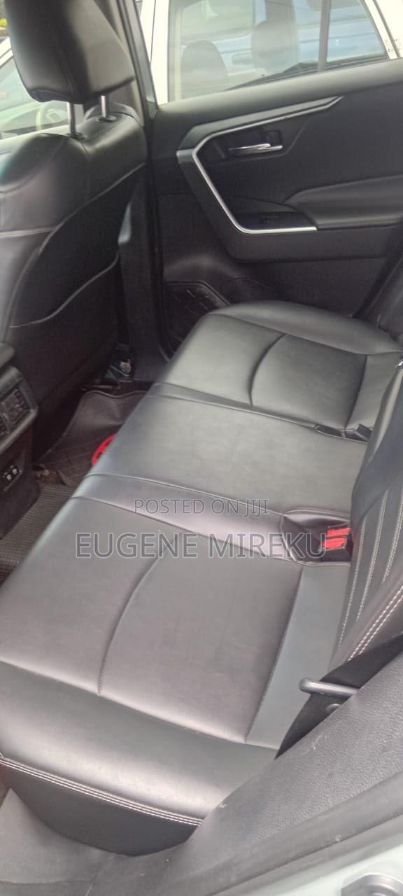 Toyota RAV4 XLE FWD 2020 Blue