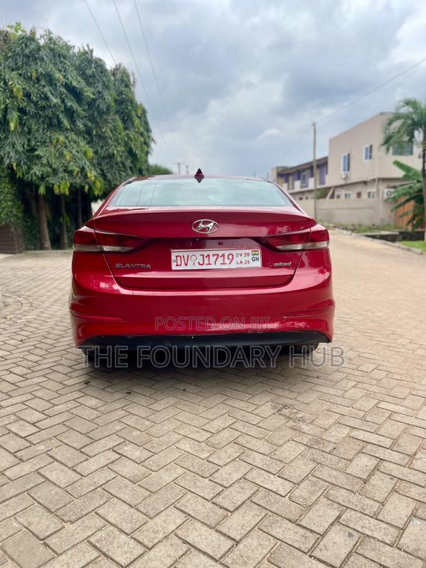 Hyundai Elantra Limited Sedan FWD (2.0L 4cyl 6A) 2017 Red