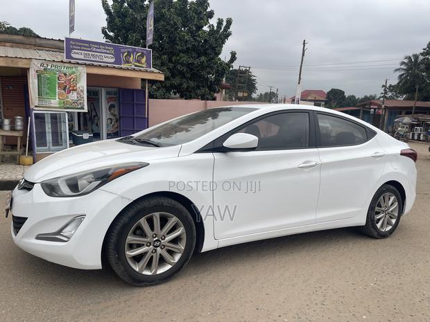 Hyundai Elantra Limited Sedan FWD (1.8L 4cyl 6A) 2016 White
