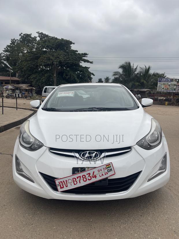 Hyundai Elantra Limited Sedan FWD (1.8L 4cyl 6A) 2016 White