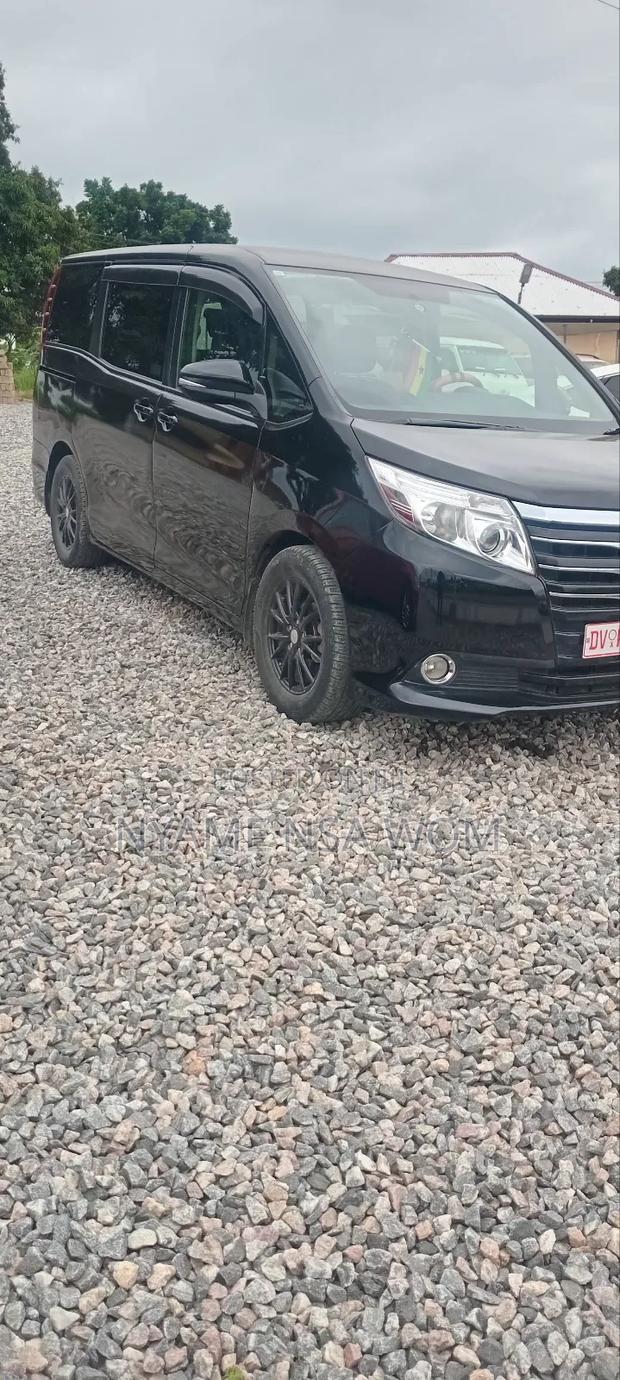 Toyota Noah 2015 Black