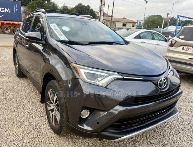 Toyota RAV4 XLE AWD (2.5L 4cyl 6A) 2017 Black
