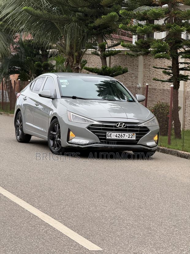 Hyundai Elantra SEL 2020 Green