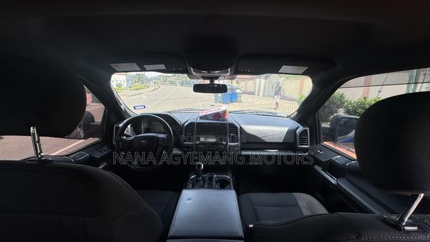 Ford E-150 2020 Blue