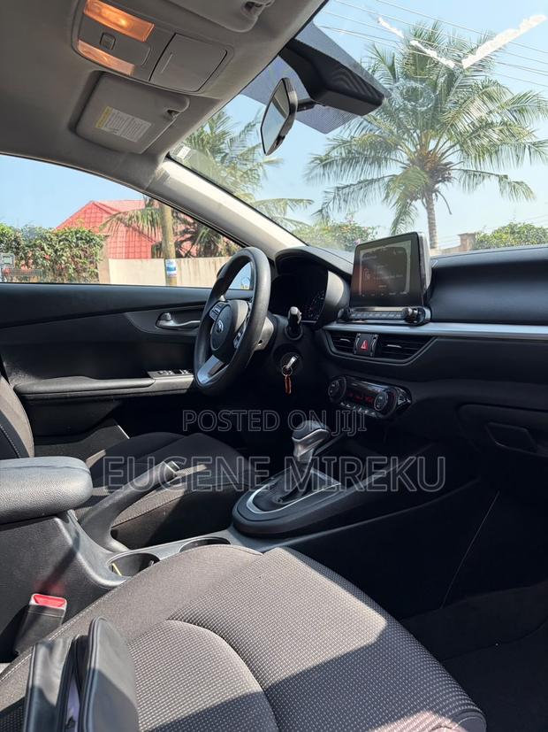 Kia Forte LXS 2019 Silver
