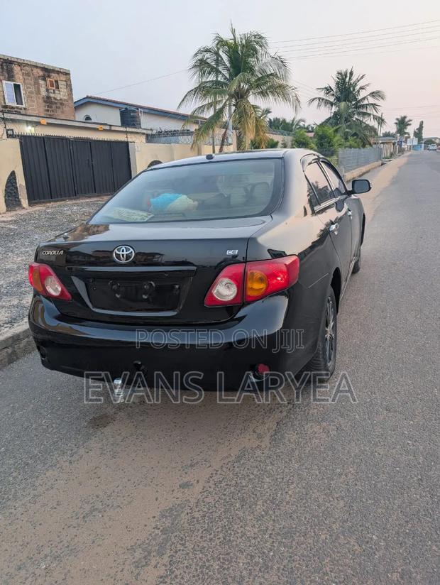 Toyota Corolla 2010 Black