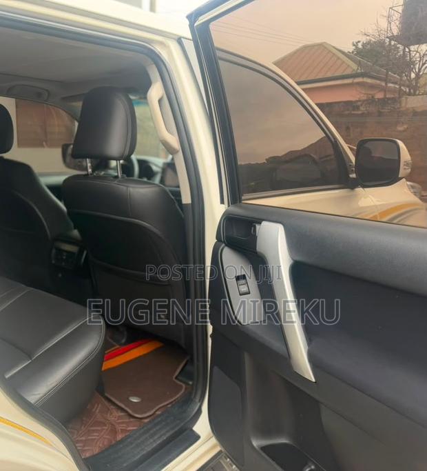 Toyota Land Cruiser Prado 2018 White