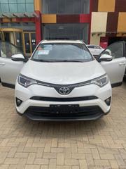 Toyota RAV4 XLE AWD 2019 White for sale