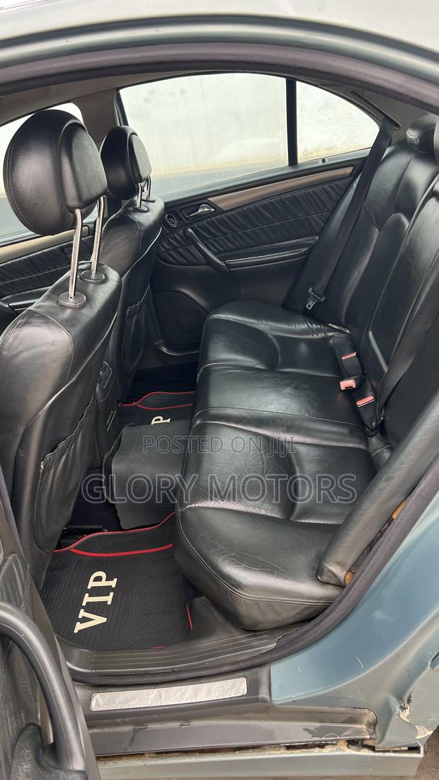 Mercedes-Benz C180 2006 Gray