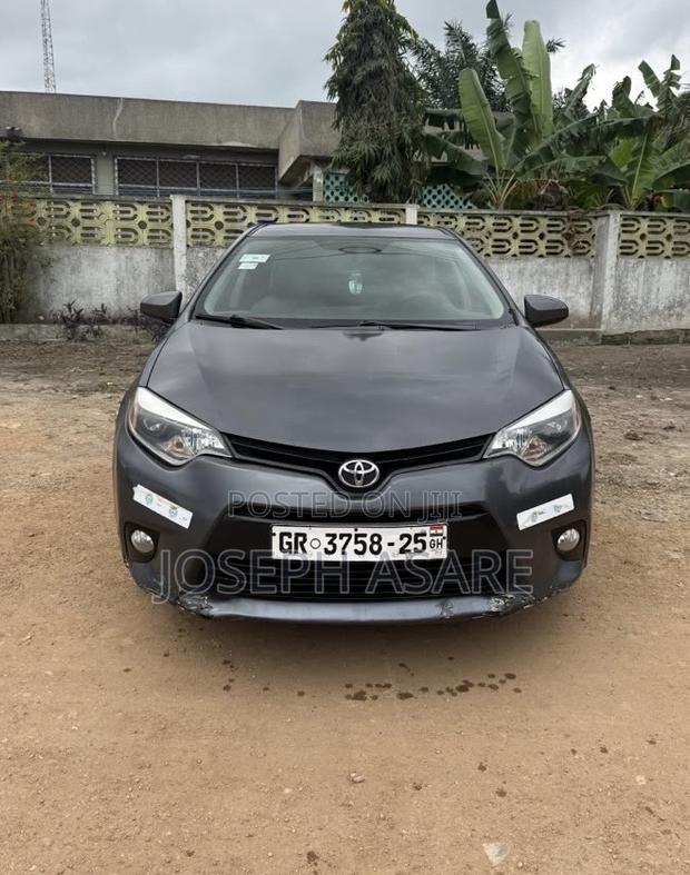 Toyota Corolla 2015 Black