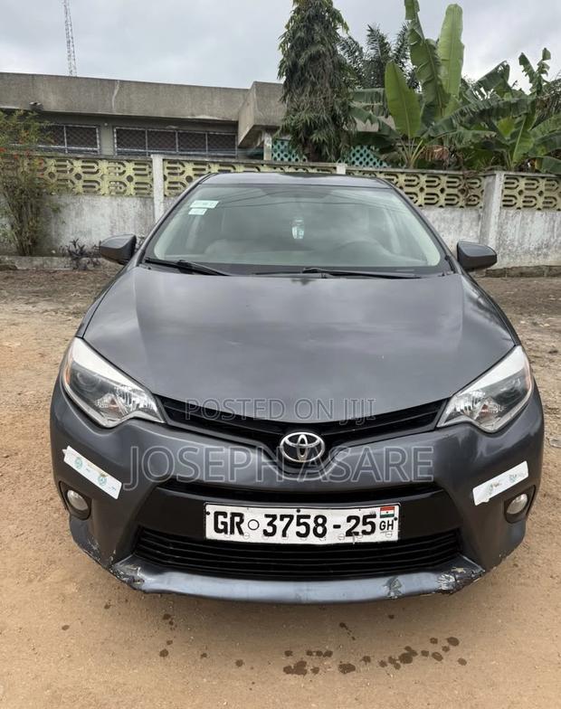 Toyota Corolla 2015 Black