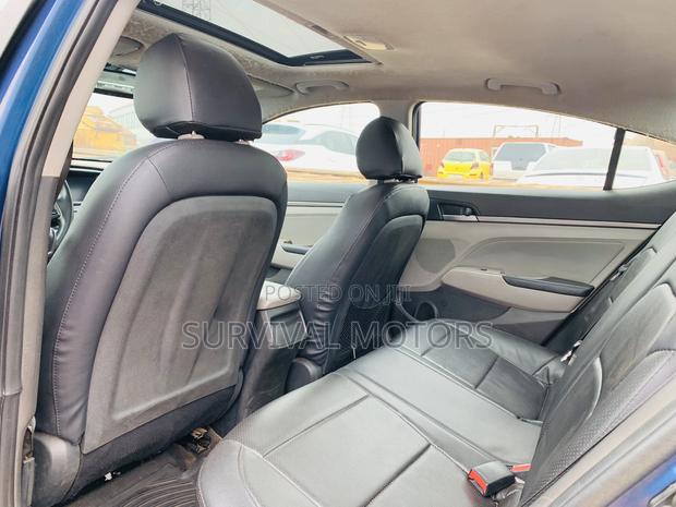 Hyundai Elantra Limited 2018 Blue