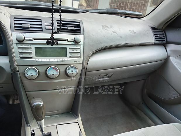 Toyota Camry LE 4dr Sedan (2.5L 4cyl 6AM) 2010 Black