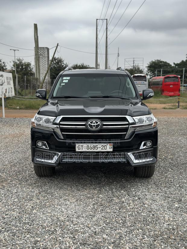 Toyota Land Cruiser 5.7 V8 VX-S 2019 Black
