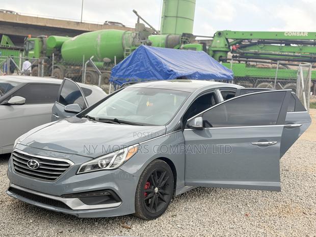 Hyundai Sonata Sport 2.0T Sedan FWD (2.0L 4cyl 6A) 2016 Gray