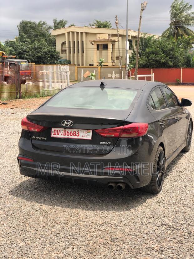 Hyundai Elantra 2017 Black