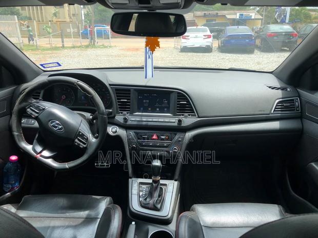 Hyundai Elantra 2017 Black