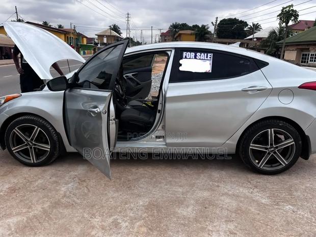 Hyundai Elantra 2014 Silver