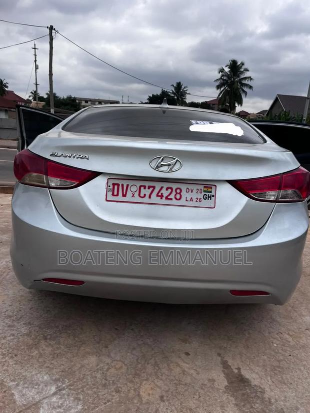 Hyundai Elantra 2014 Silver