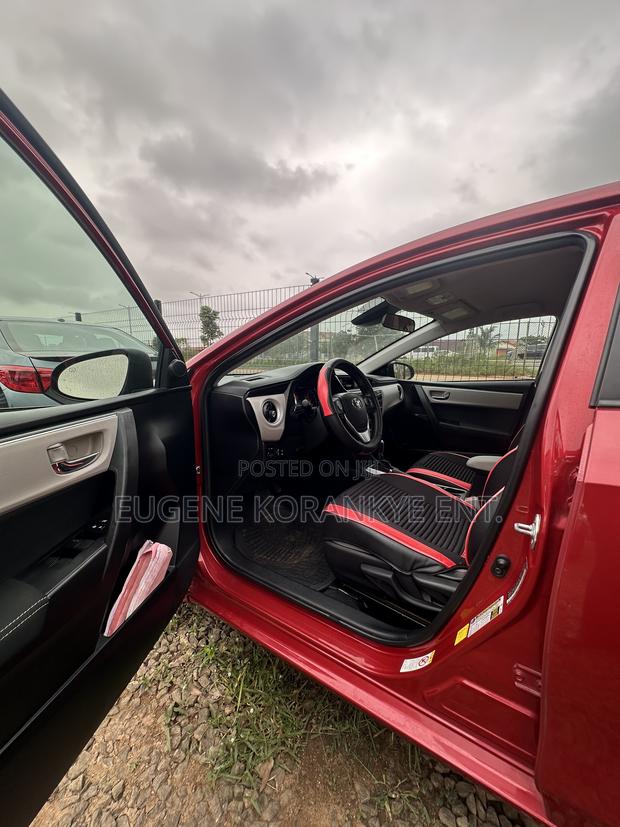 Toyota Corolla LE (1.8L 4cyl 2A) 2018 Red