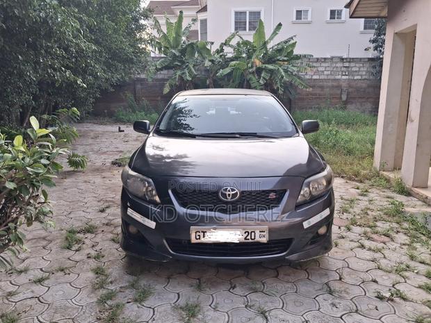 Toyota Corolla 2010 Gray