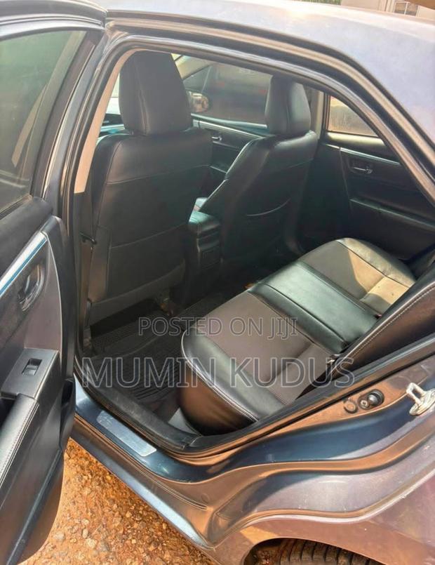 Toyota Corolla S 4dr Sedan (1.8L 4cyl CVT) 2015 Gray