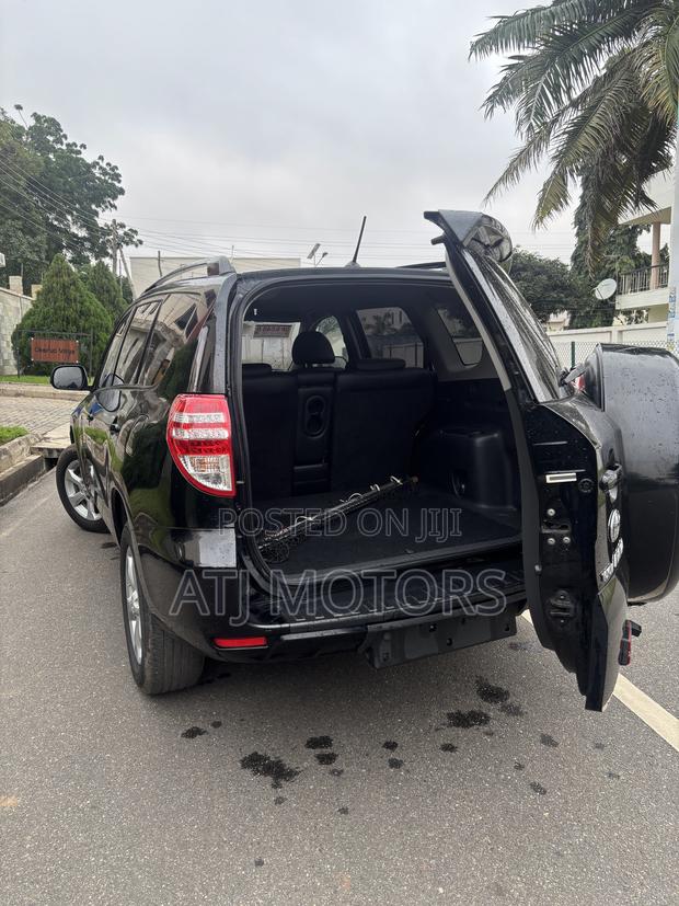 Toyota RAV4 2012 Black