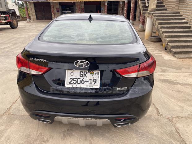 Hyundai Elantra Limited Sedan FWD (1.8L 4cyl 6A) 2013 Black