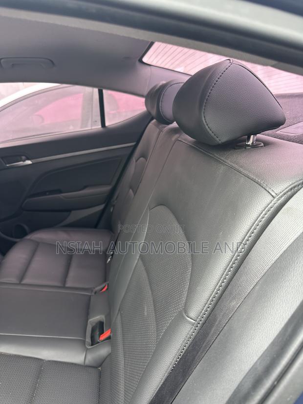 Hyundai Avante 2016 Blue