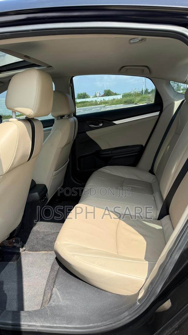 Honda Civic Touring 2dr Coupe (1.5L 4cyl) 2017 Black