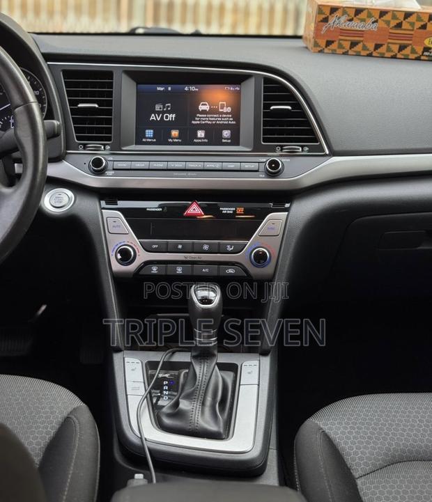 Hyundai Elantra 2017 White