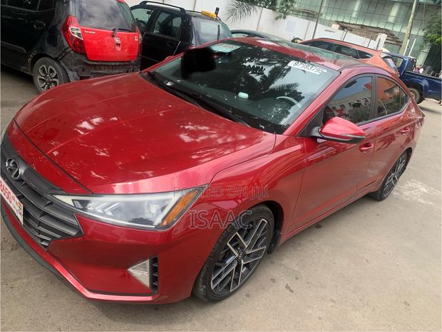 Hyundai Elantra 2020 Red