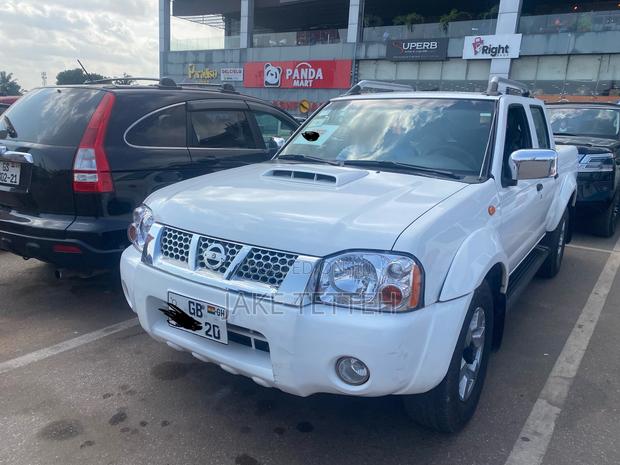 Nissan Hardbody 2019 White