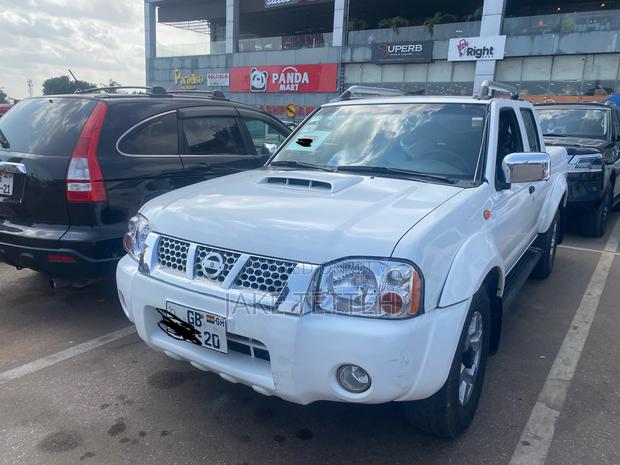 Nissan Hardbody 2019 White