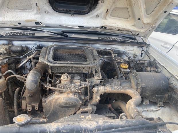 Nissan Hardbody 2019 White