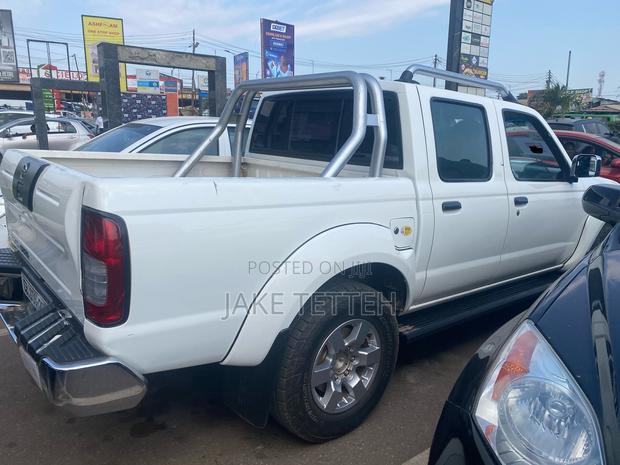 Nissan Hardbody 2019 White