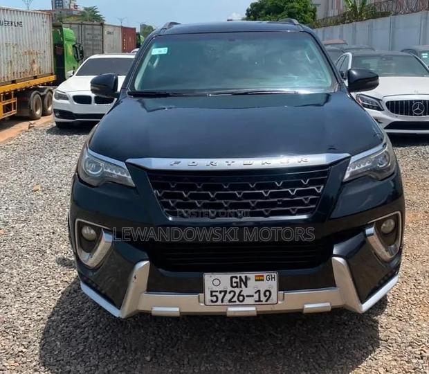 Toyota Fortuner 2019 Black