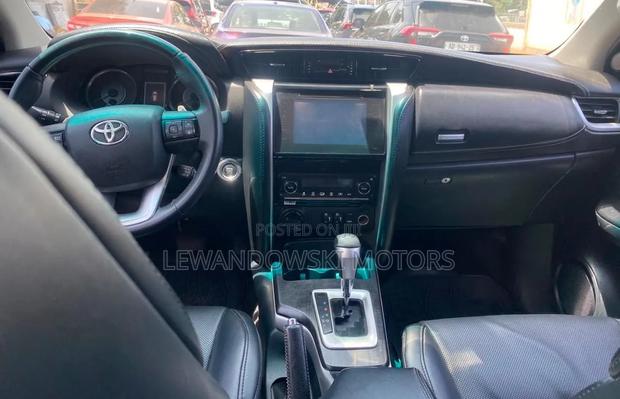 Toyota Fortuner 2019 Black