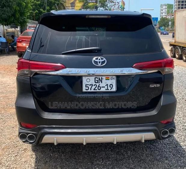 Toyota Fortuner 2019 Black