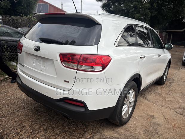 Kia Sorento 2.4L LX AWD 2017 White