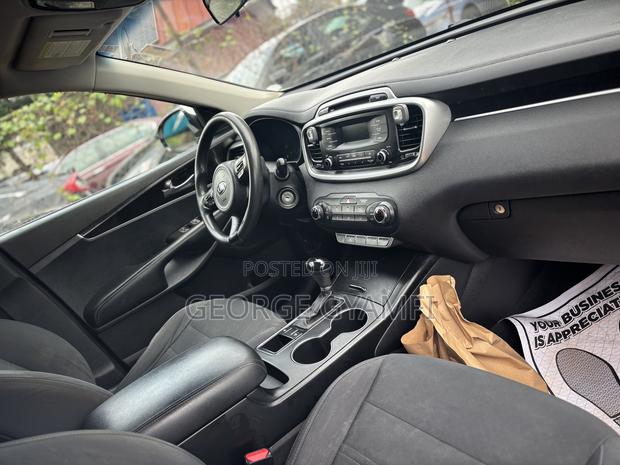 Kia Sorento 2.4L LX AWD 2017 White