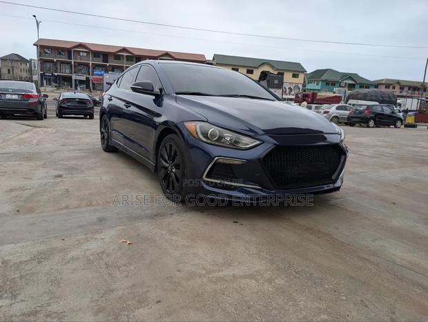 Hyundai Elantra Sport Sedan FWD (1.6L 4cyl 6M) 2017 Blue