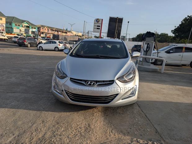 Hyundai Elantra Limited 4dr Sedan (1.8L 4cyl 6A) 2014 Silver