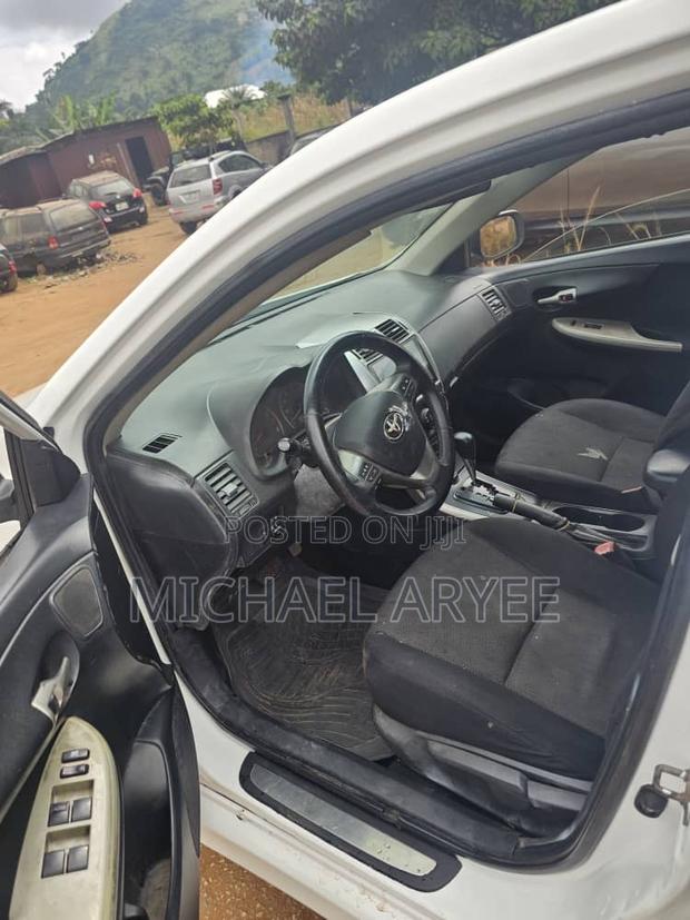 Toyota Corolla 2010 White