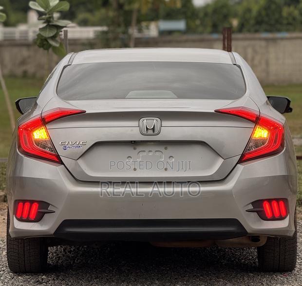 Honda Civic EX 4dr Sedan (2.0L 4cyl) 2017 Silver