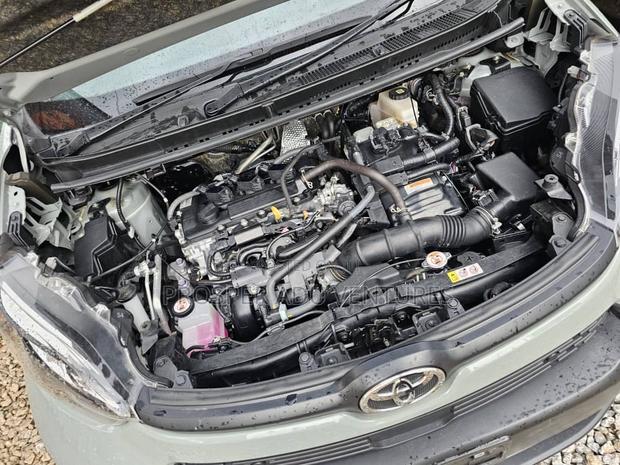 Toyota Sienta 2023