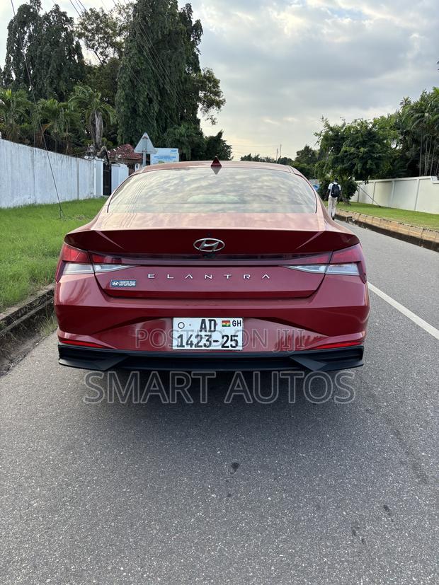 Hyundai Elantra SE 2022 Red