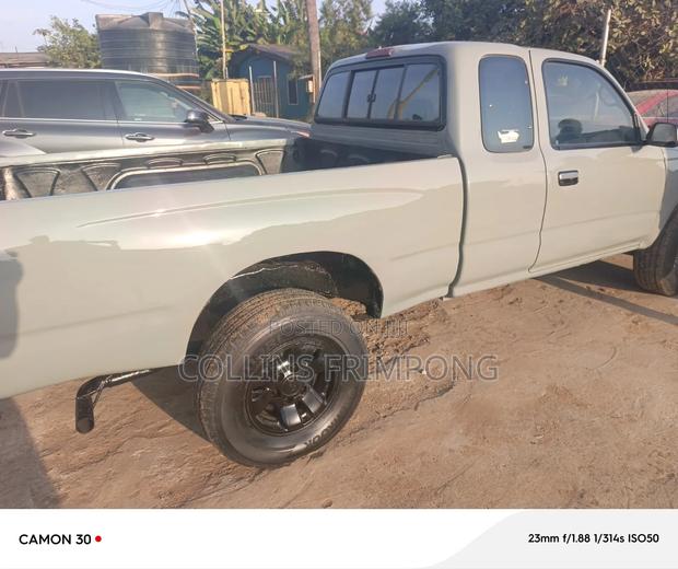 Toyota Tacoma 2002 Gray
